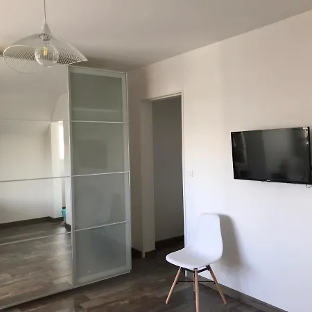 Joli Sevigne A Caen