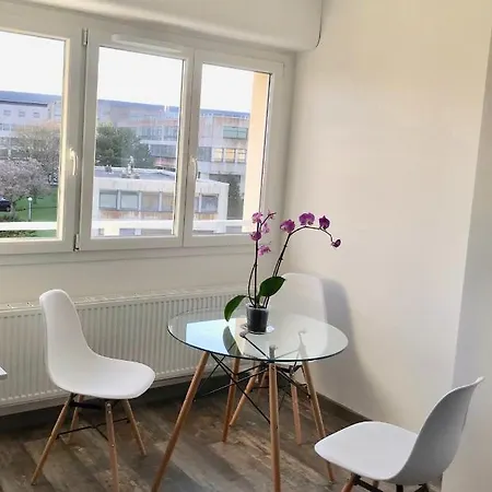 Joli Sevigne A Apartmán Caen